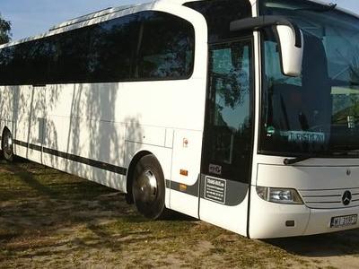 biały mercedes travego 02