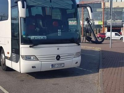 biały mercedes travego 05